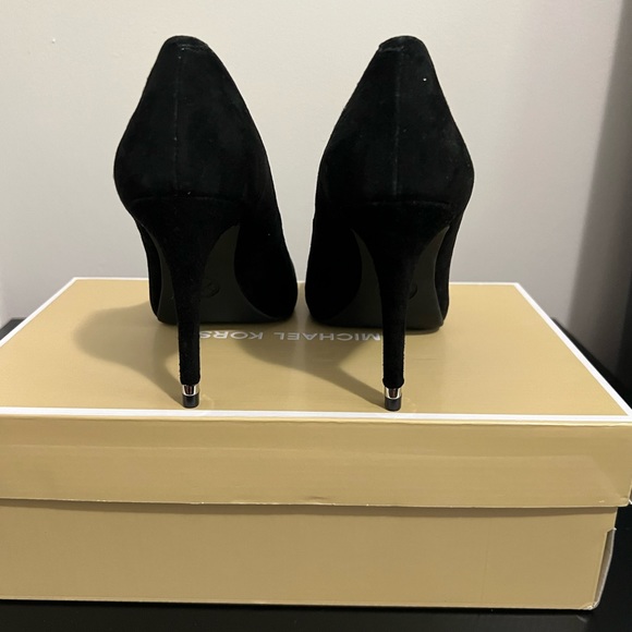 MK Michael Kors Ashby Flex heels pumps, size US 5, New - Picture 4 of 9